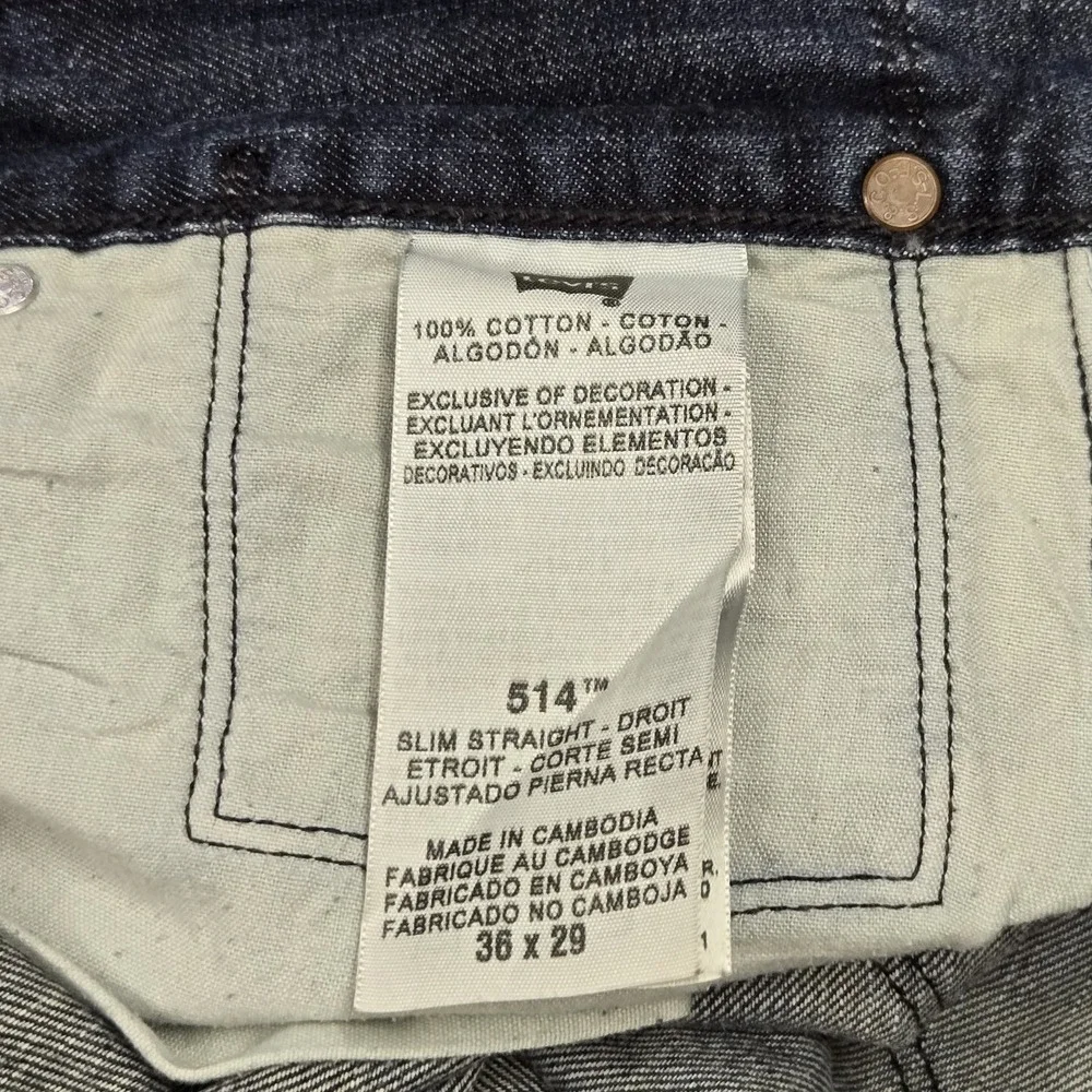 Levis *please carefully